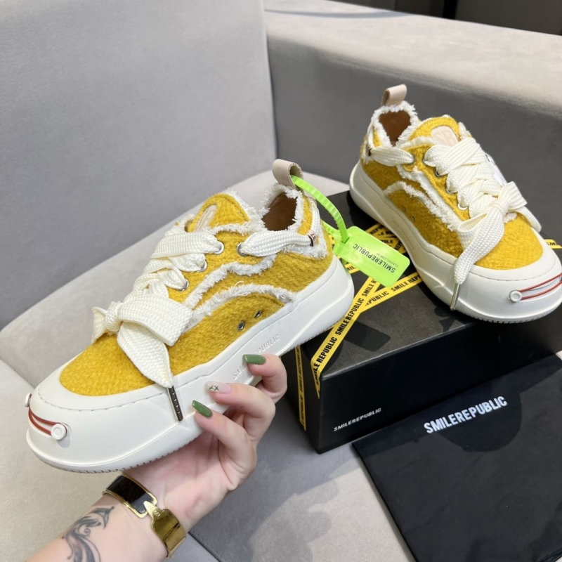 Smilerepublic Canvas Shoes